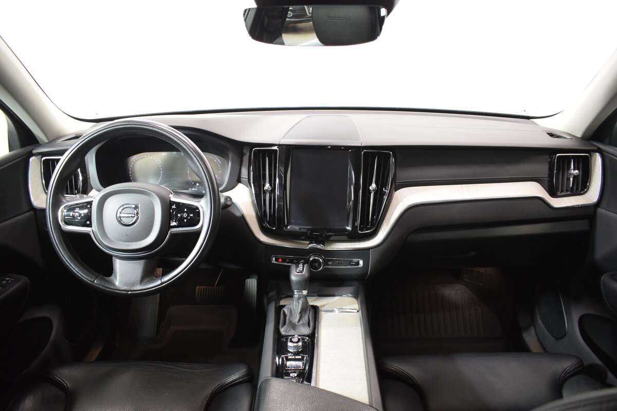 Volvo XC60, 2020 Фото №15