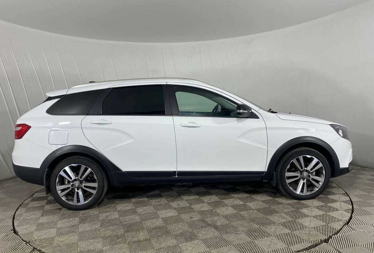 Lada (ВАЗ) Vesta SW, 2021 Фото №4