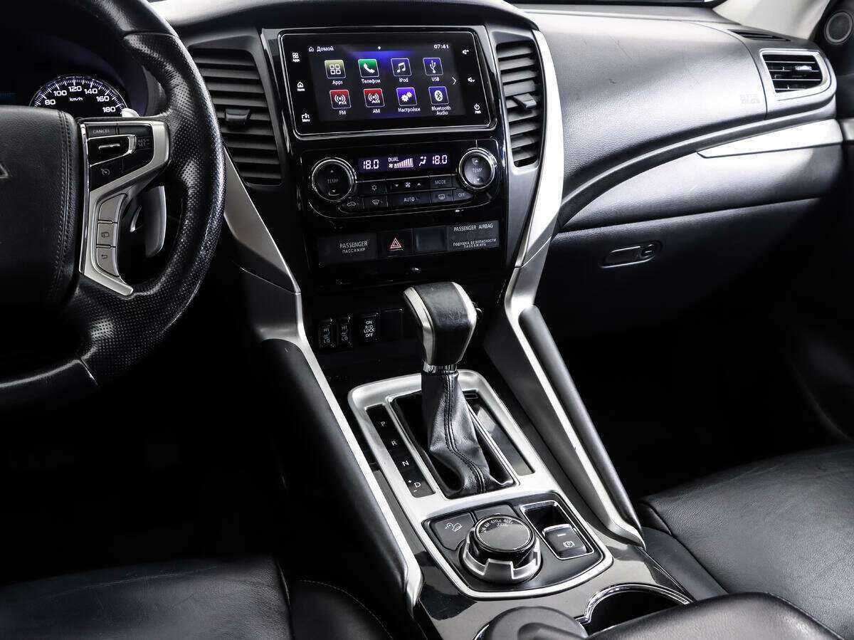 Mitsubishi Pajero Sport, 2019 Фото №11