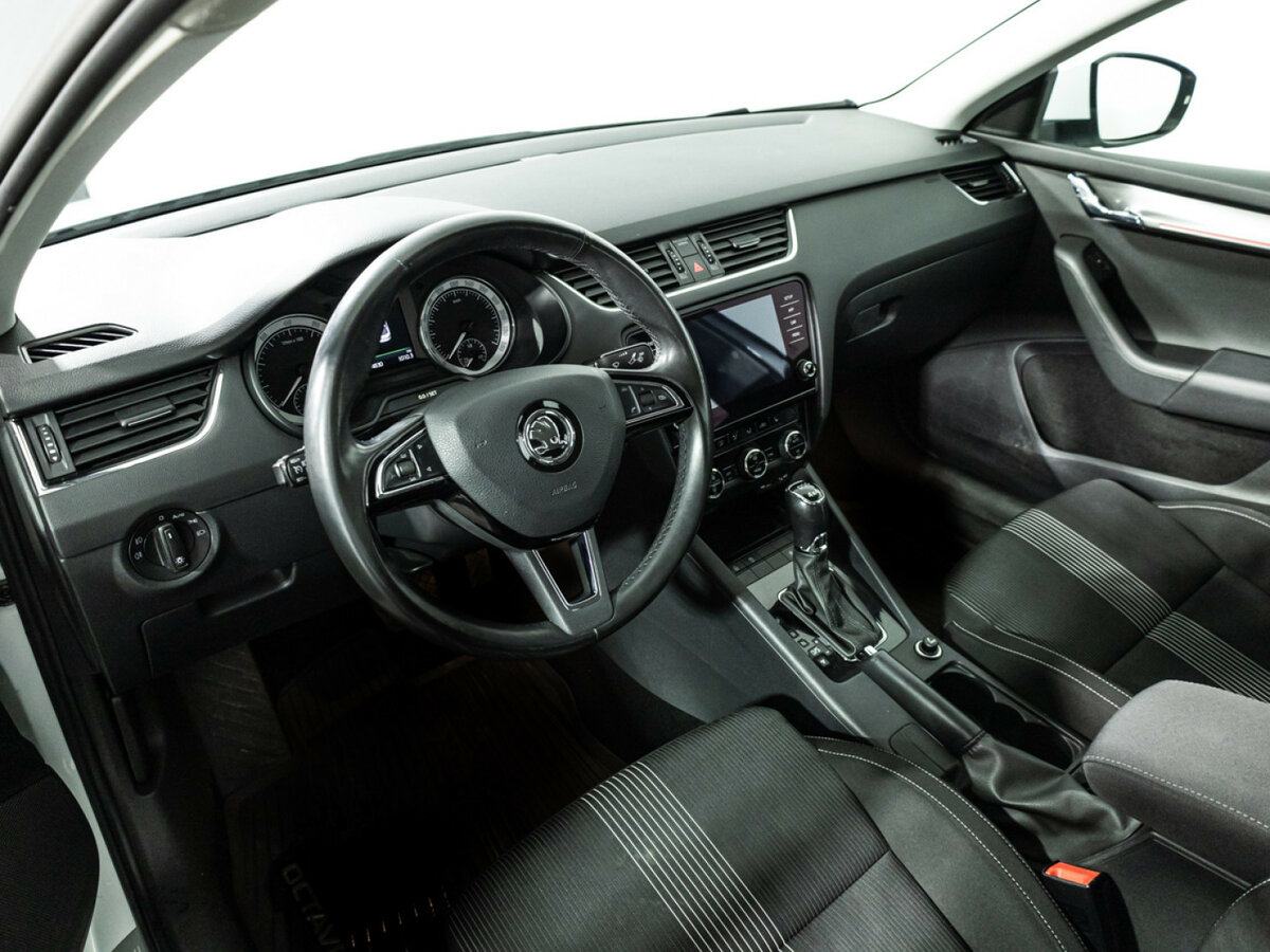 Skoda Octavia III (A7) Рестайлинг, 2017 Фото №11