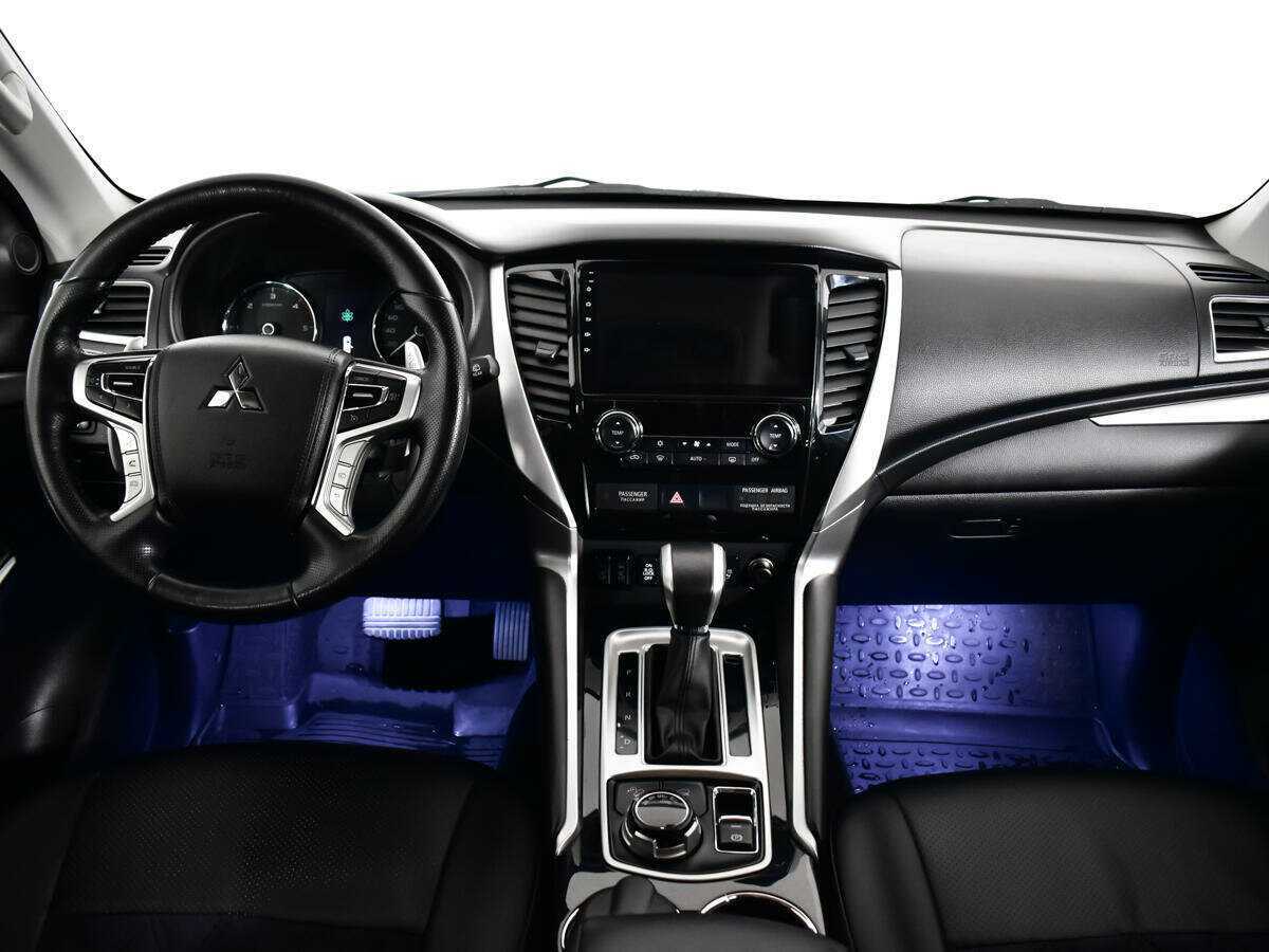 Mitsubishi Pajero Sport, 2018 Фото №10