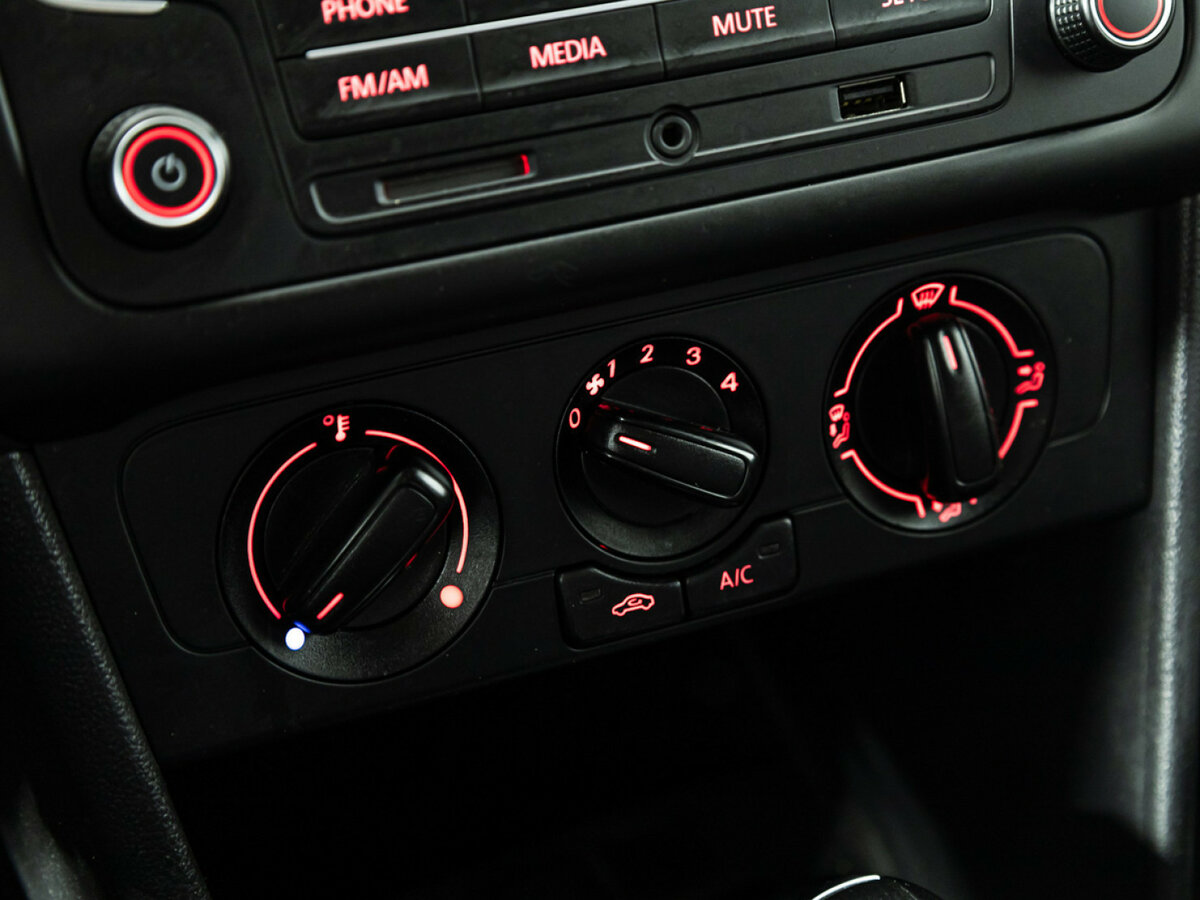 Volkswagen Polo V Рестайлинг, 2019 Фото №15