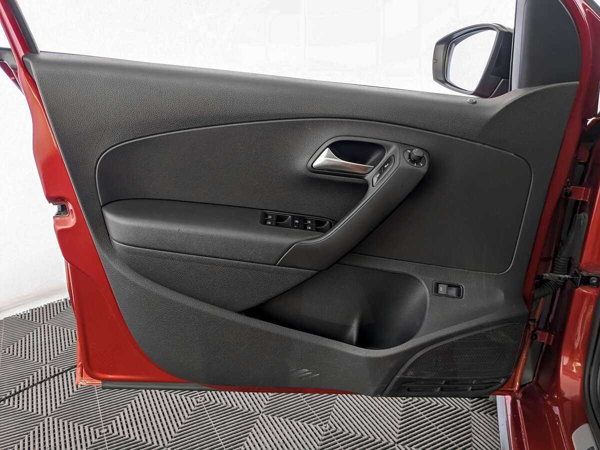 Volkswagen Polo, 2017 Фото №15