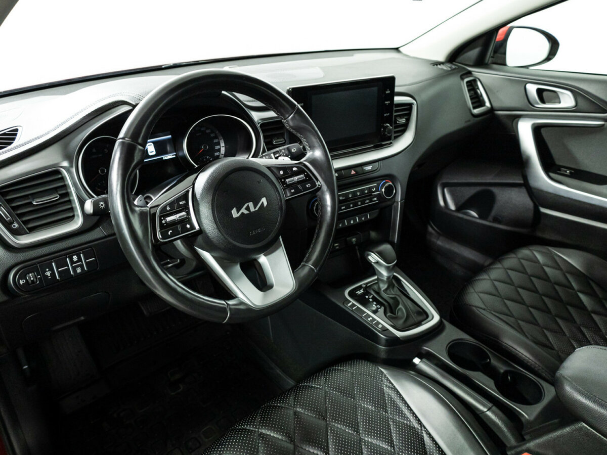 Kia Ceed III Рестайлинг, 2022 Фото №11