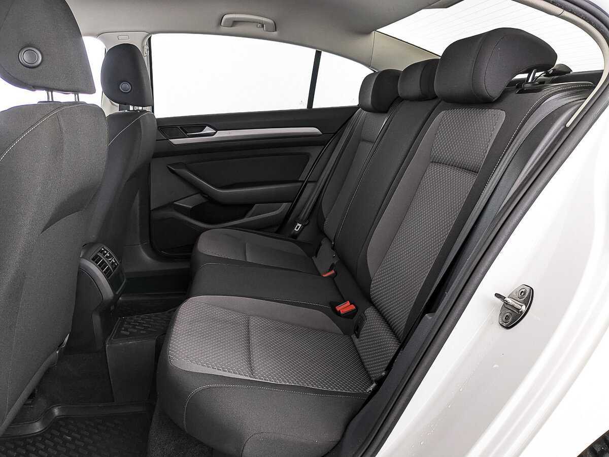 Volkswagen Passat, 2017 Фото №18