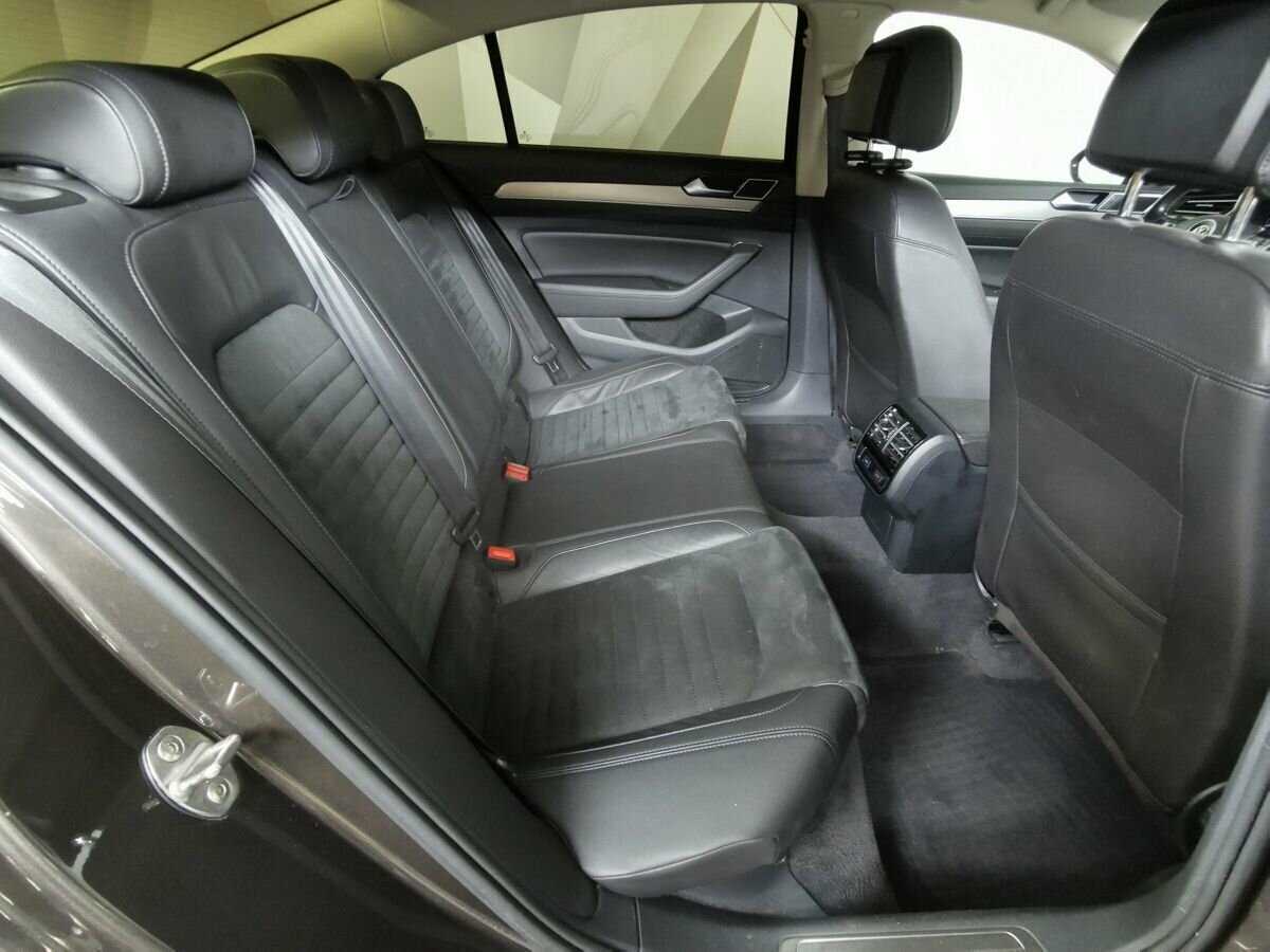 Volkswagen Passat, 2018 Фото №12