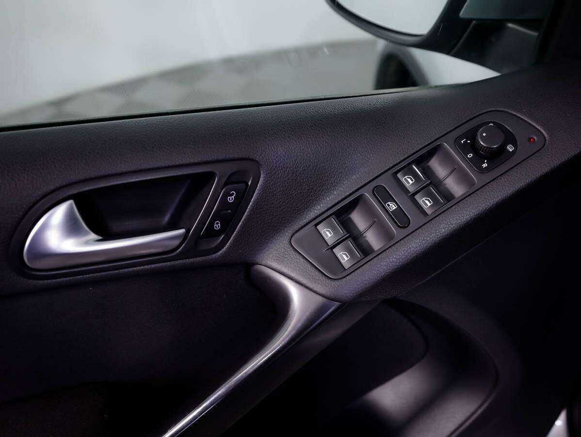 Volkswagen Tiguan, 2012 Фото №12