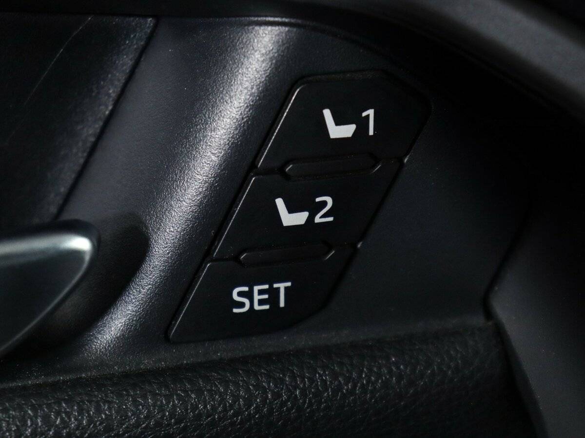 Toyota RAV4, 2020 Фото №16