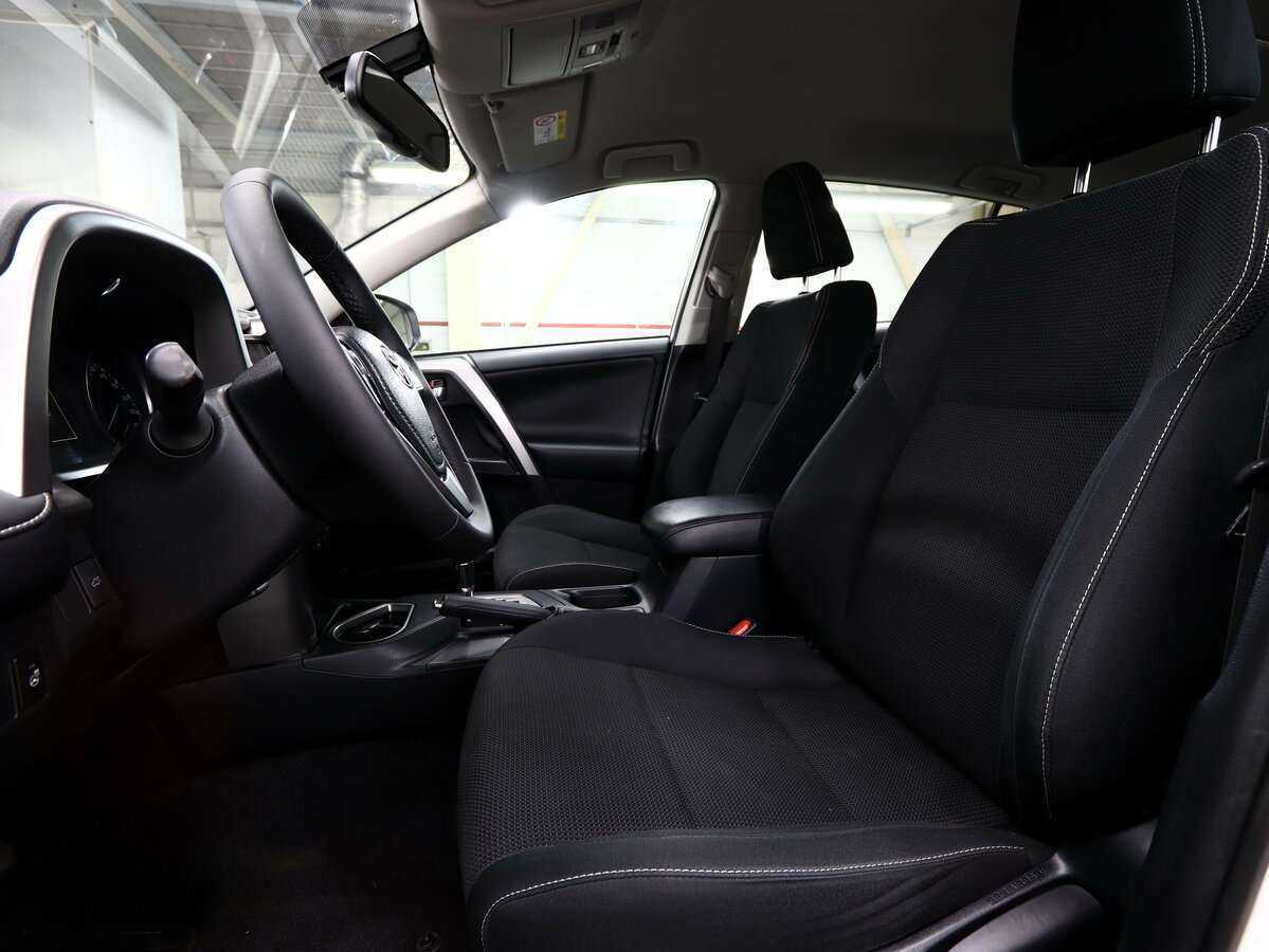 Toyota RAV4, 2017 Фото №8