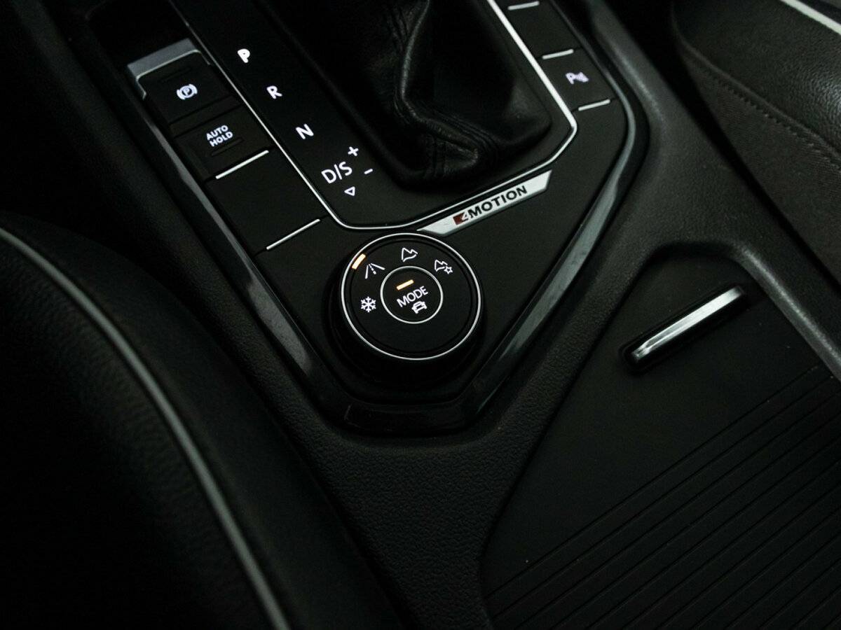 Volkswagen Tiguan, 2019 Фото №21