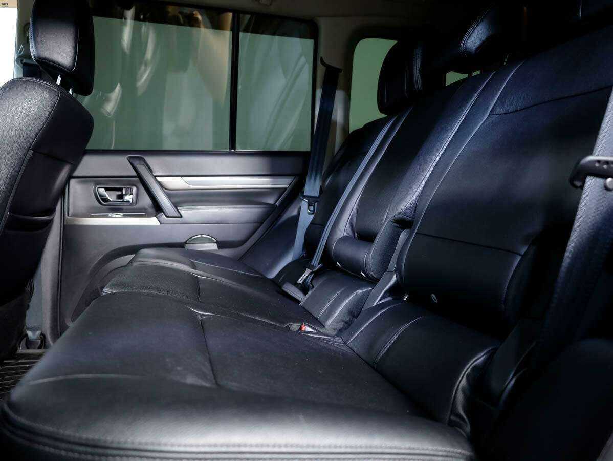 Mitsubishi Pajero, 2014 Фото №12