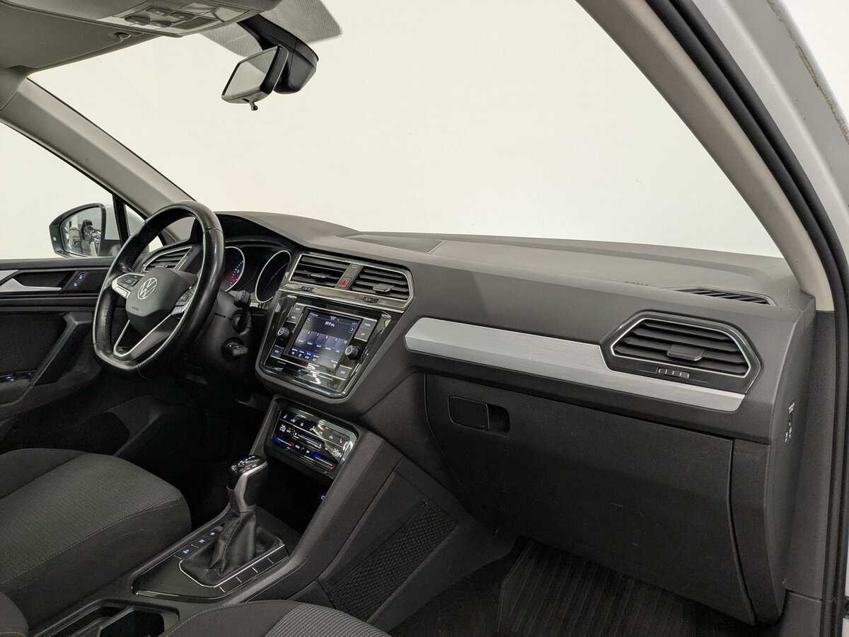 Volkswagen Tiguan, 2021 Фото №11