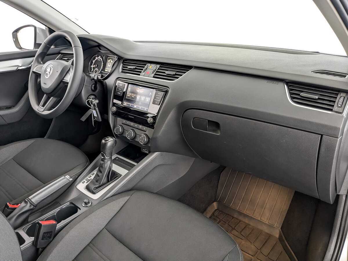 Skoda Octavia, 2018 Фото №11