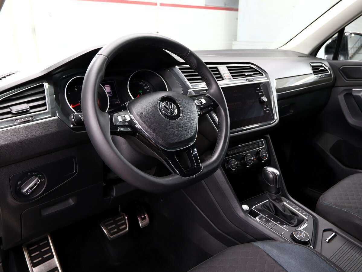 Volkswagen Tiguan, 2019 Фото №8