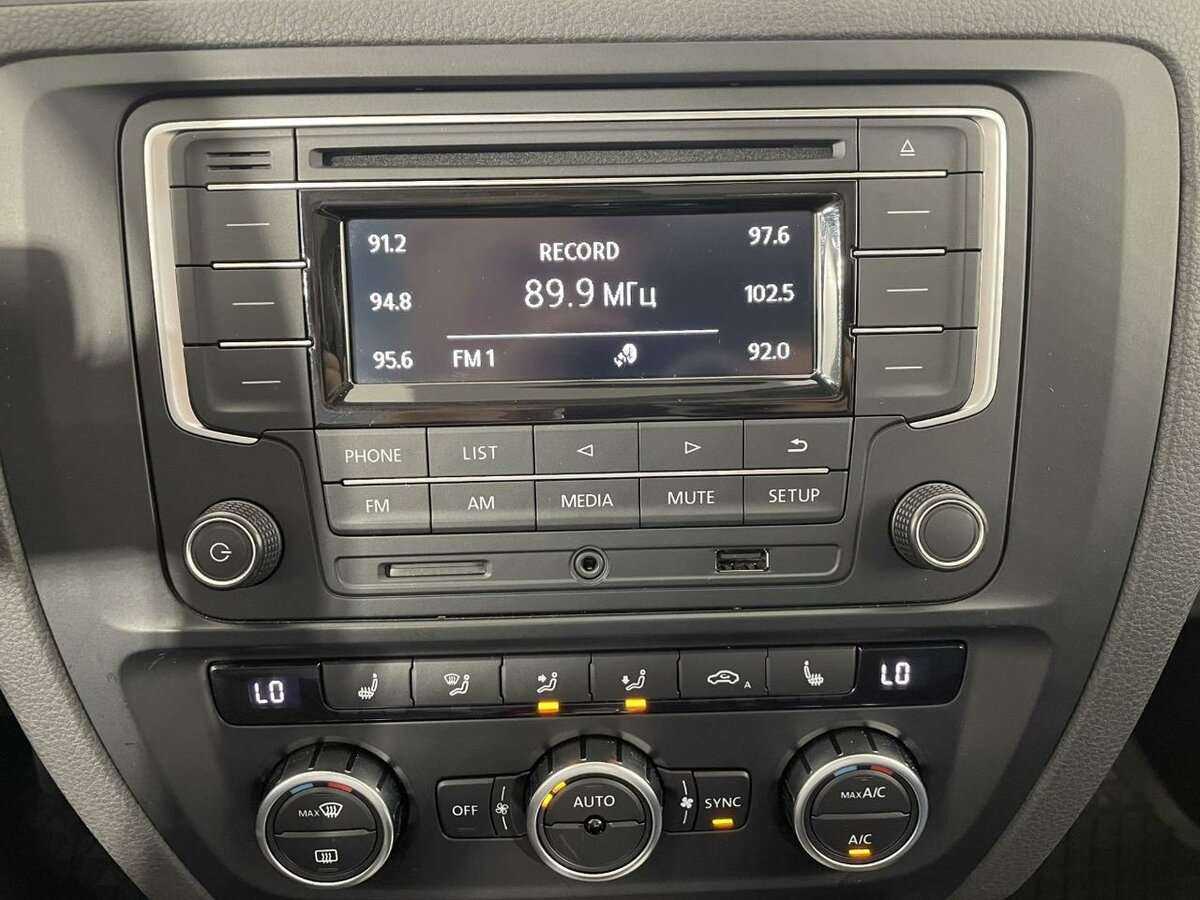 Volkswagen Jetta, 2013 Фото №12