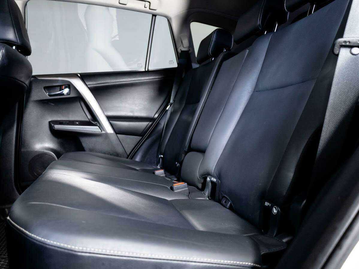 Toyota RAV4, 2018 Фото №13