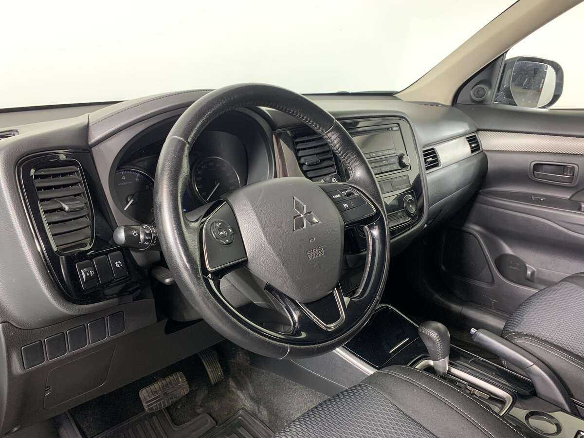 Mitsubishi Outlander, 2018 Фото №10