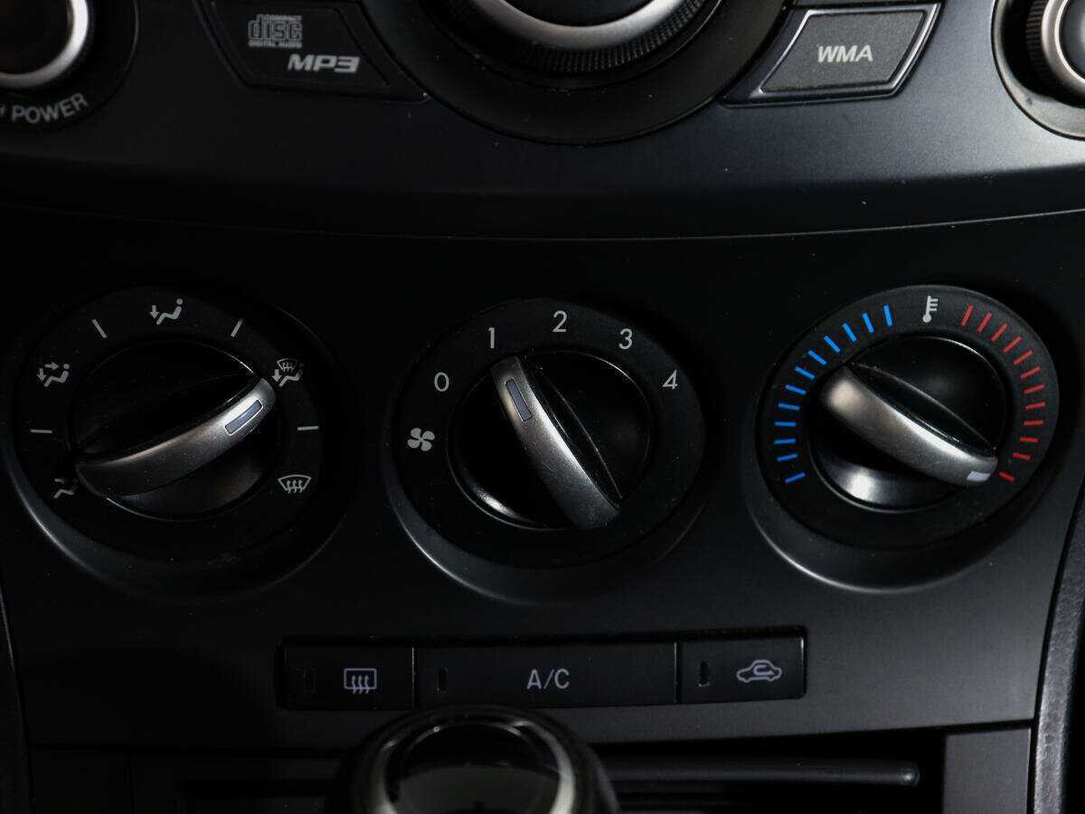 Mazda 3, 2012 Фото №17