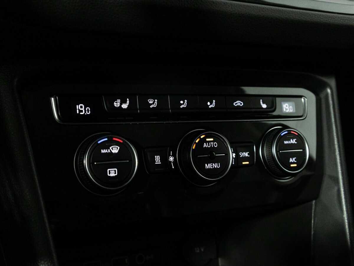 Volkswagen Tiguan, 2018 Фото №21