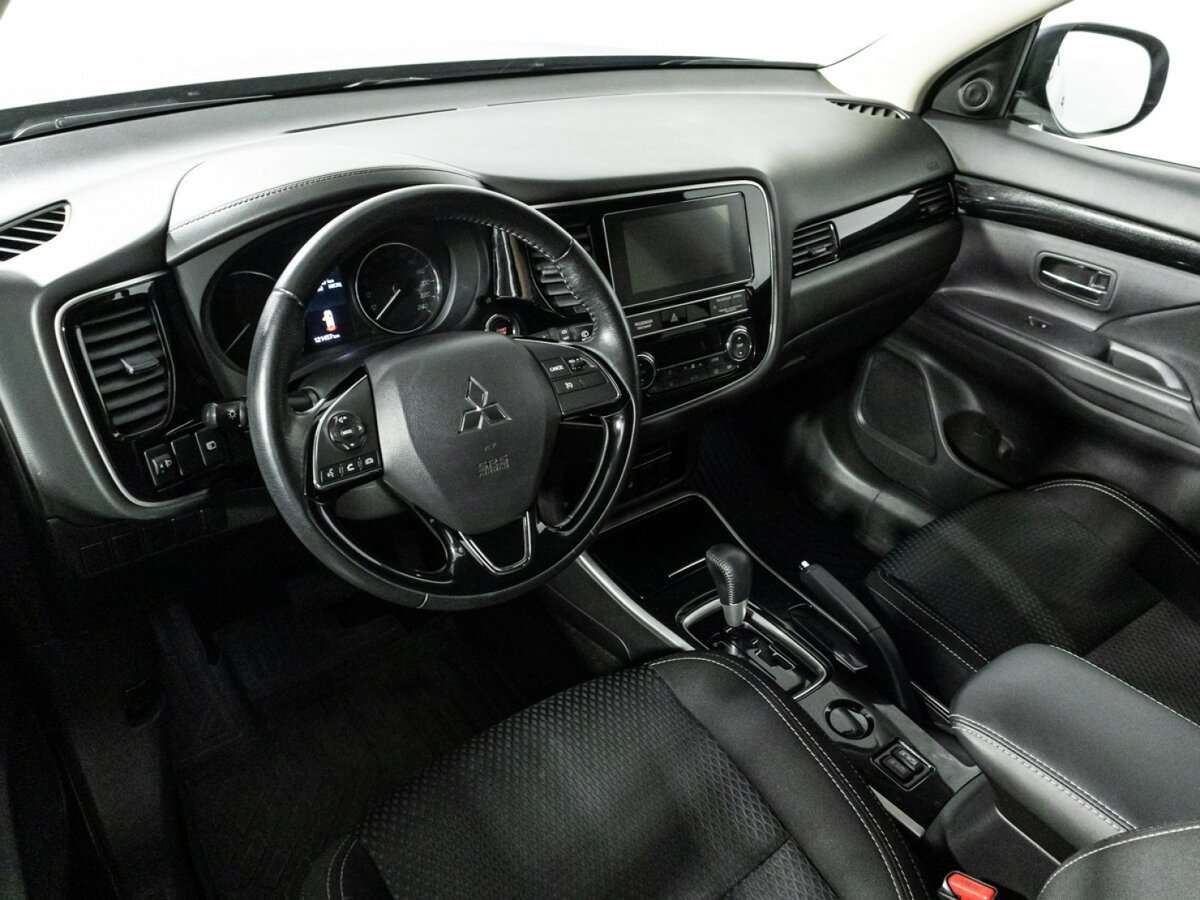 Mitsubishi Outlander, 2018 Фото №11