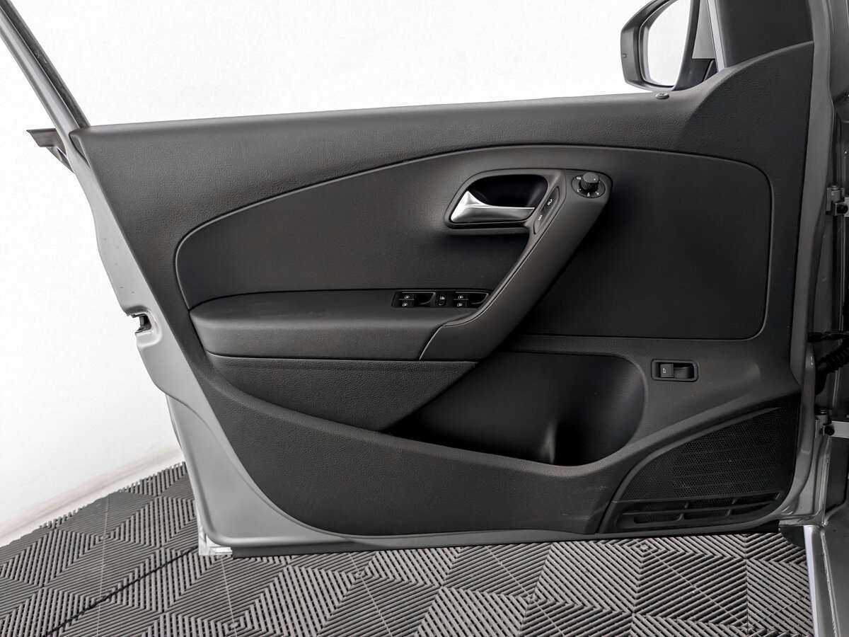 Volkswagen Polo, 2019 Фото №18