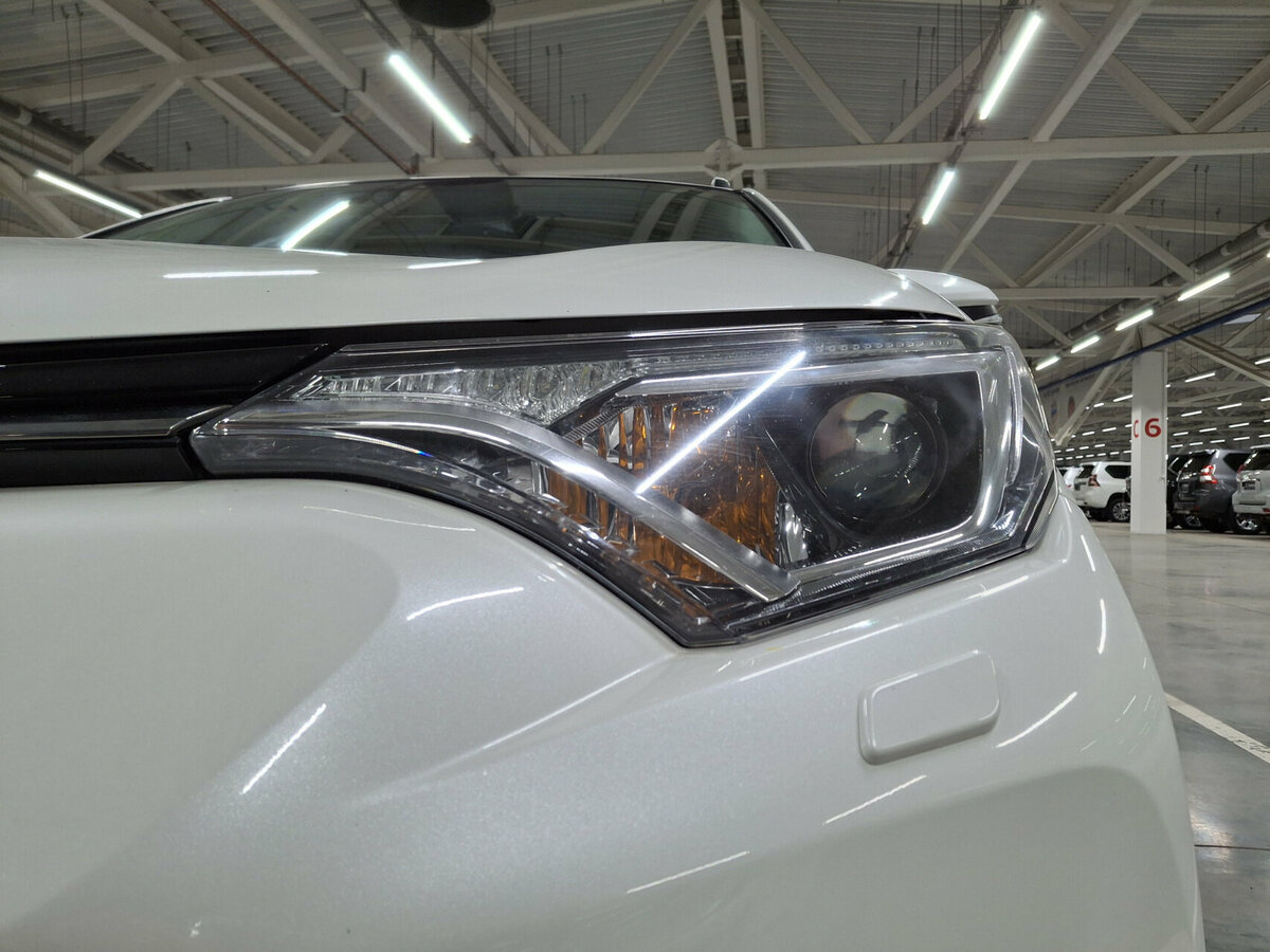 Toyota RAV4 IV (XA40) Рестайлинг, 2016 Фото №16