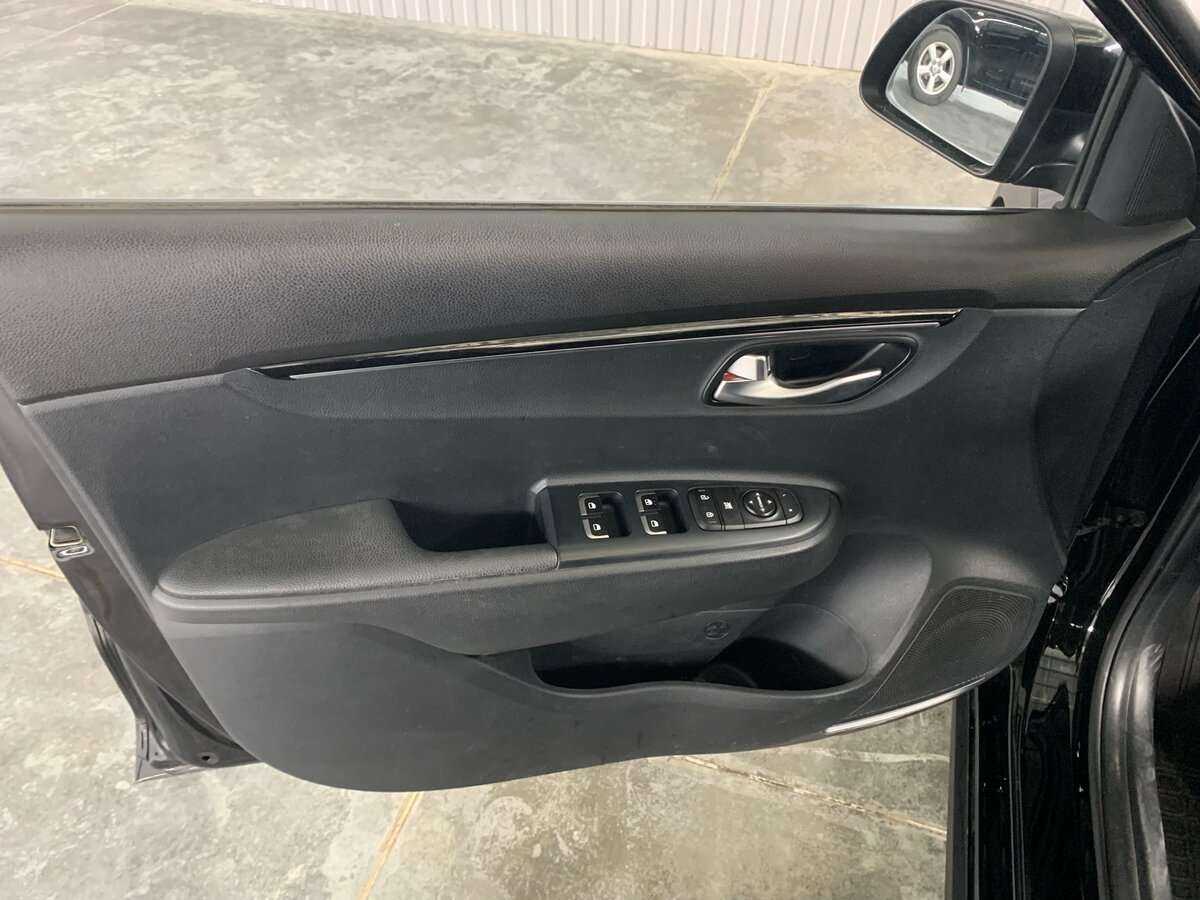 Kia Rio X-Line, 2018 Фото №17