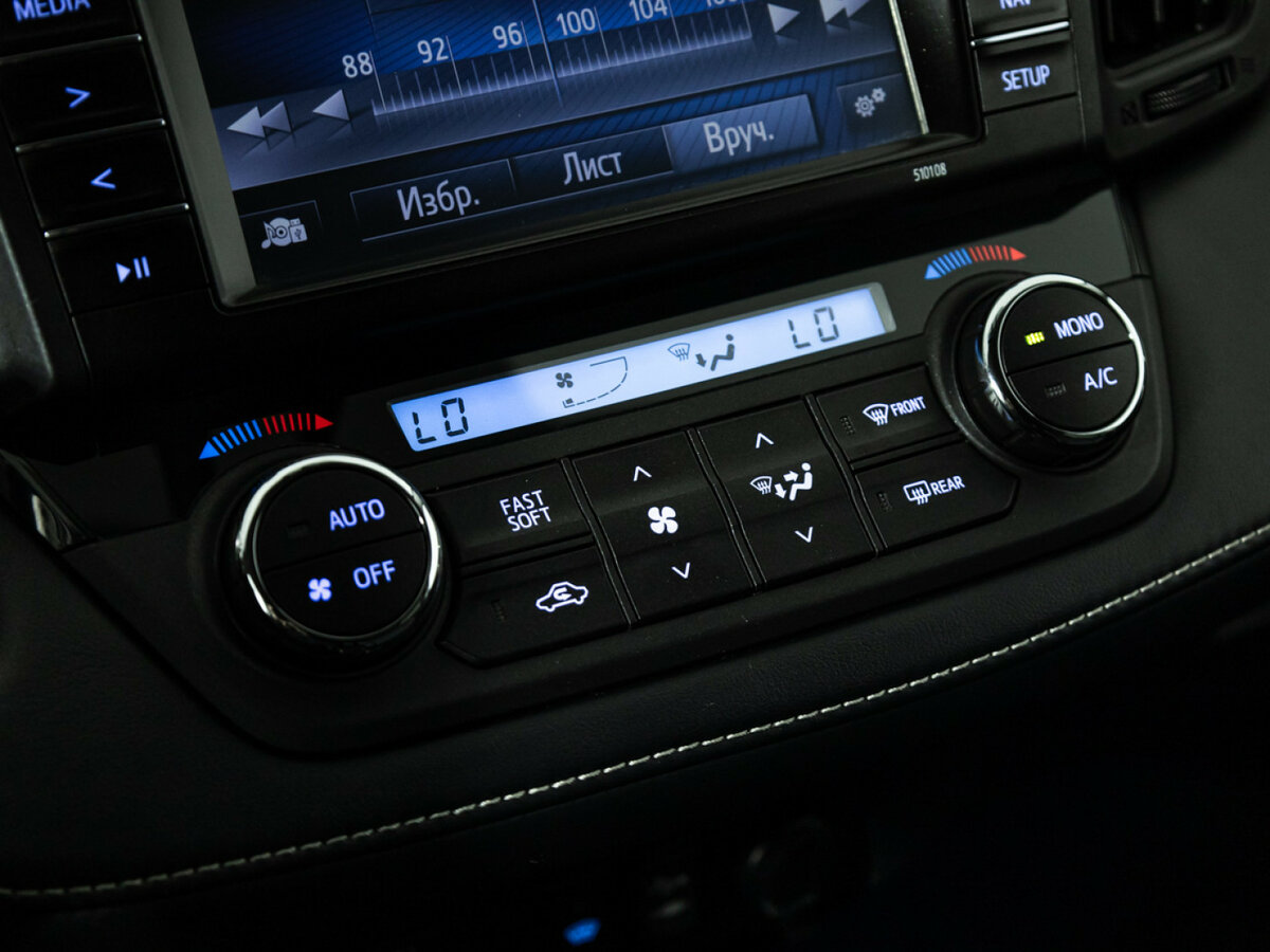 Toyota RAV4 IV (XA40) Рестайлинг, 2017 Фото №16