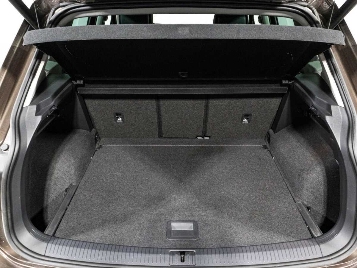 Volkswagen Tiguan, 2018 Фото №15