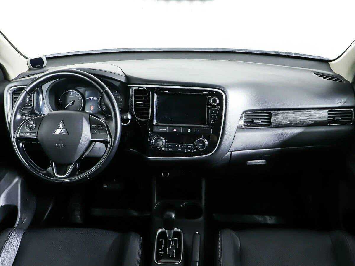 Mitsubishi Outlander, 2016 Фото №11