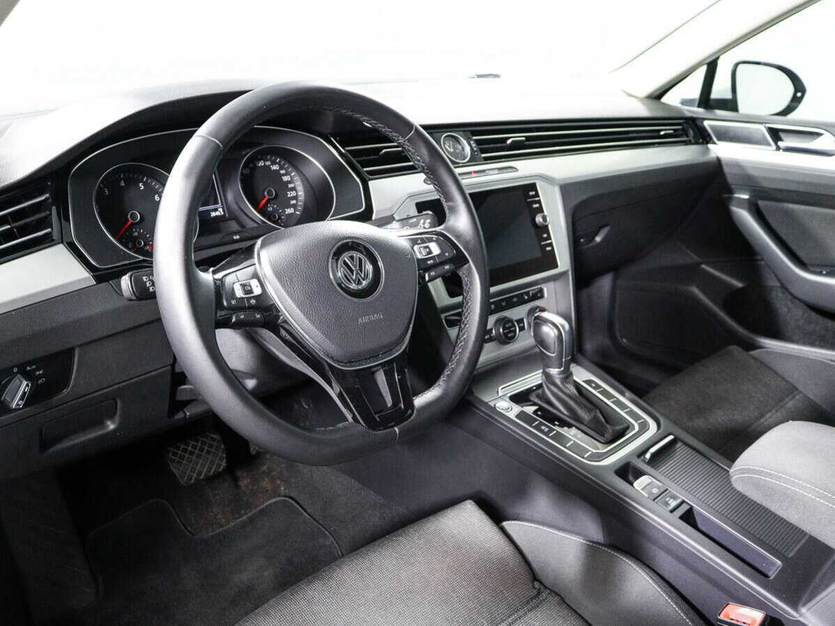 Volkswagen Passat, 2019 Фото №11