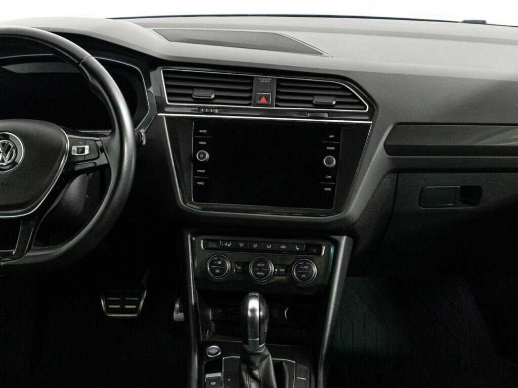 Volkswagen Tiguan, 2018 Фото №14