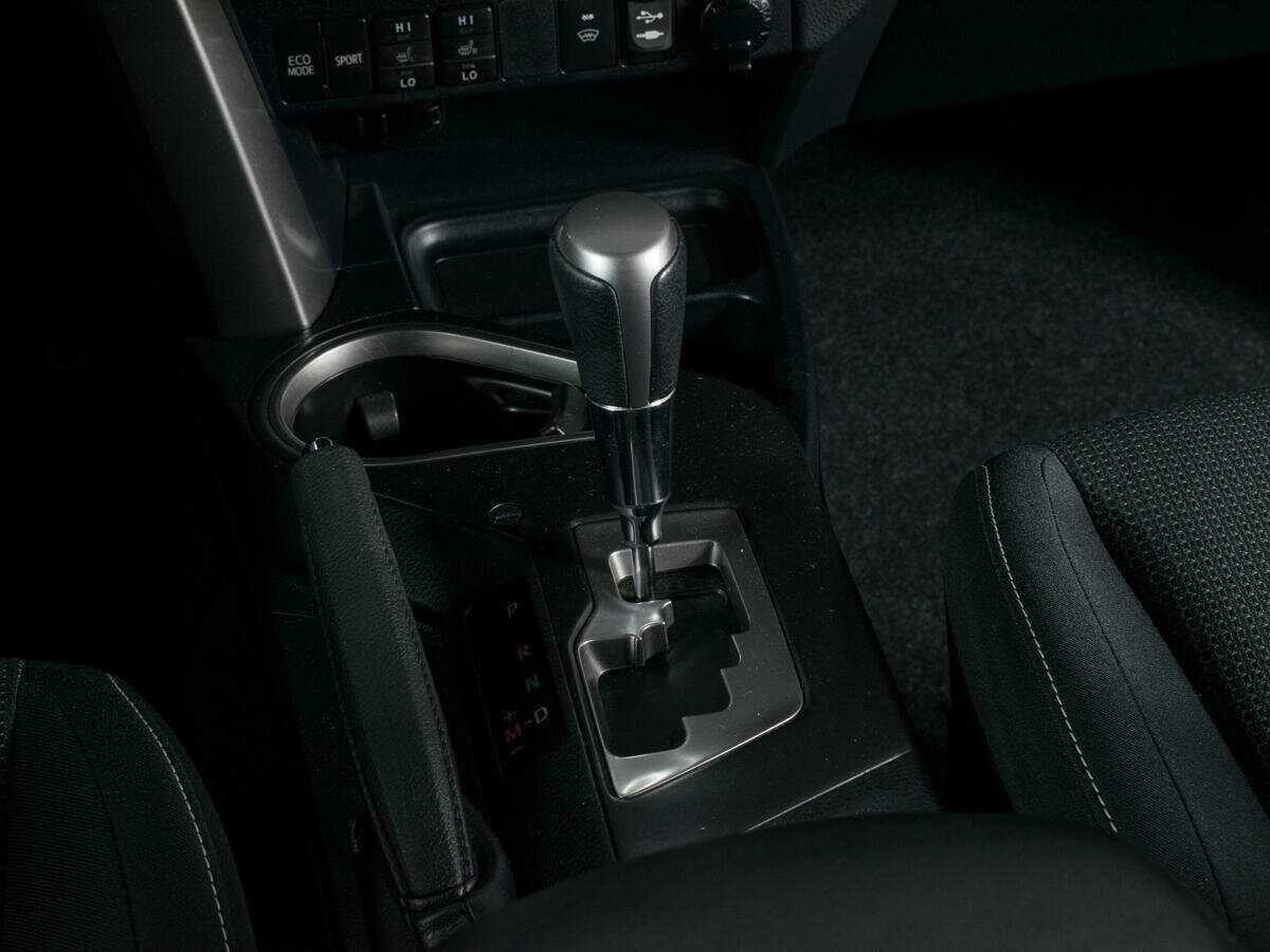 Toyota RAV4, 2018 Фото №15