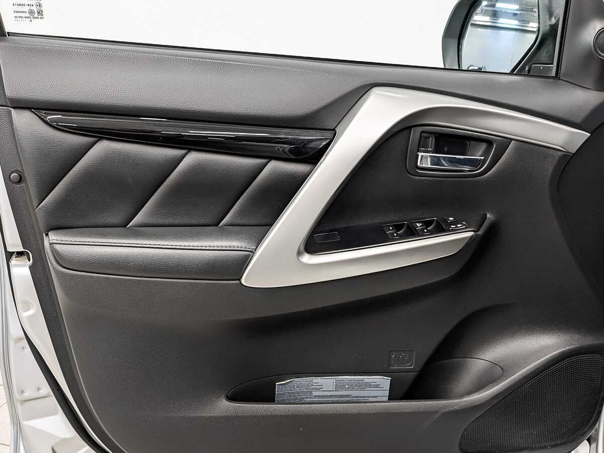 Mitsubishi Pajero Sport, 2020 Фото №19