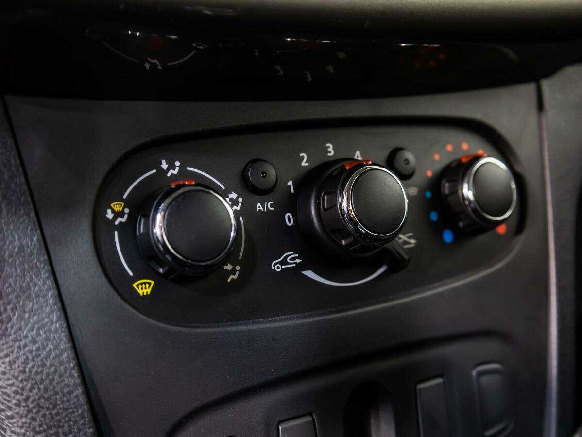 Renault Logan, 2019 Фото №13