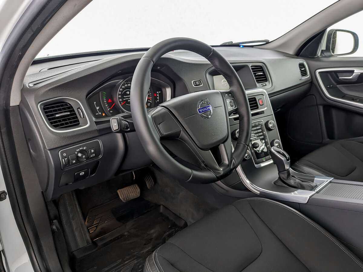 Volvo S60, 2015 Фото №14