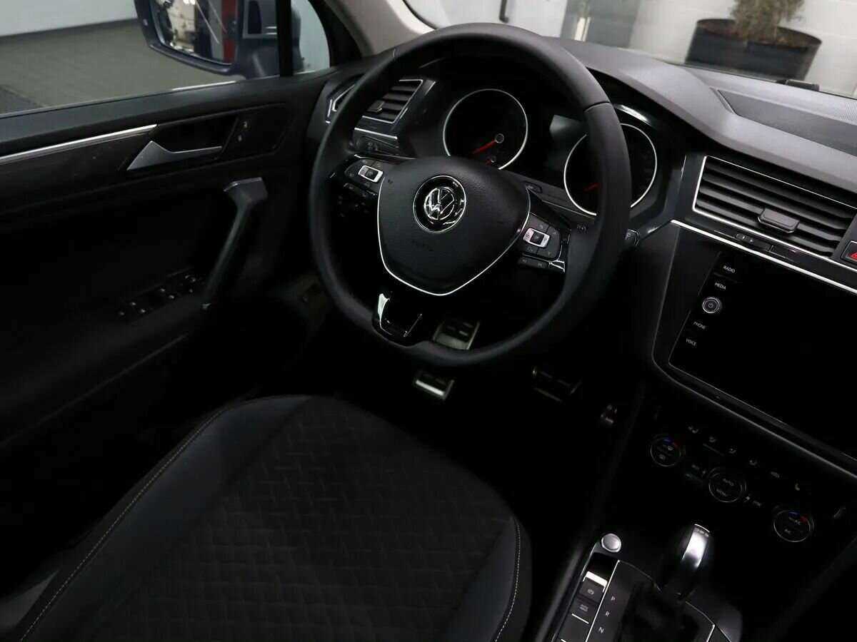 Volkswagen Tiguan, 2018 Фото №18