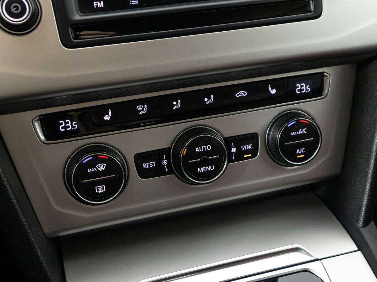 Volkswagen Passat, 2017 Фото №19