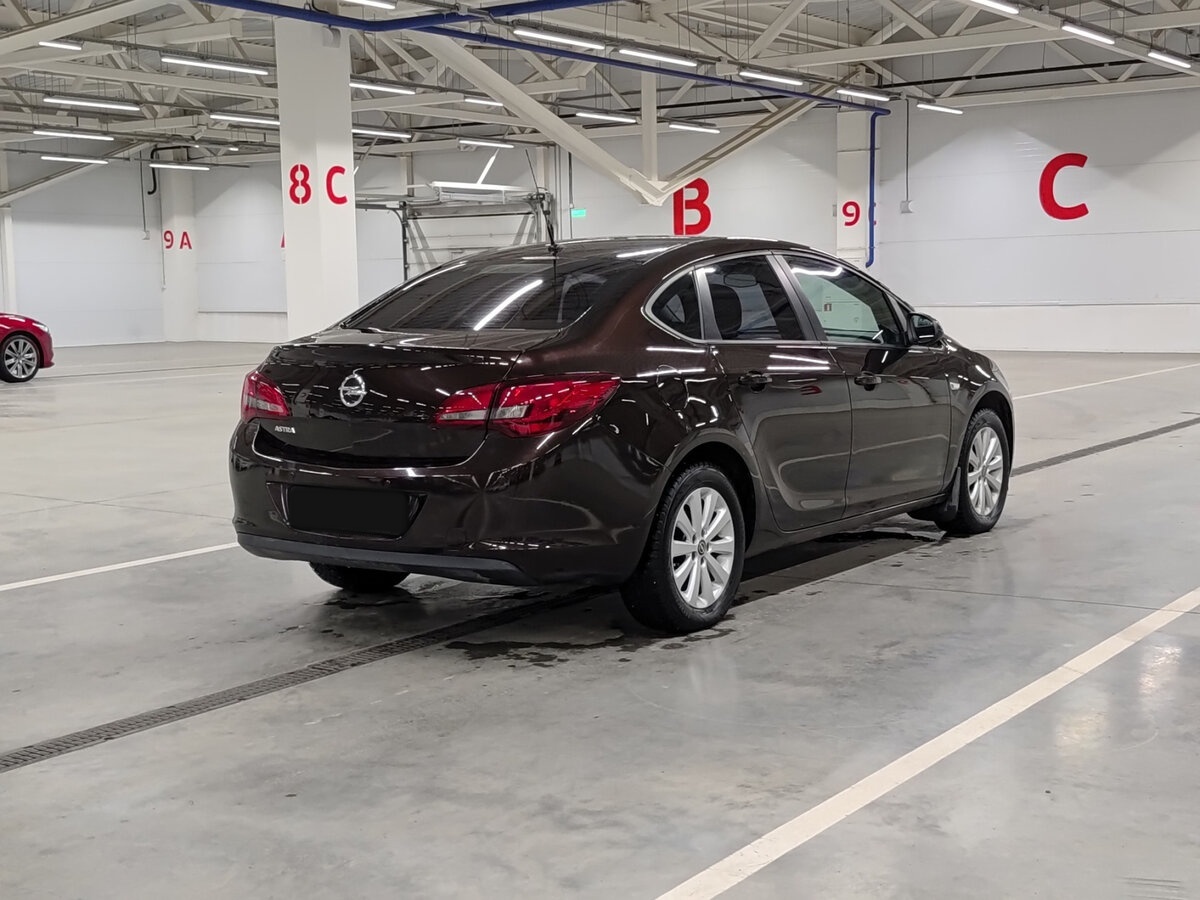 Opel Astra J Рестайлинг, 2014 Фото №5