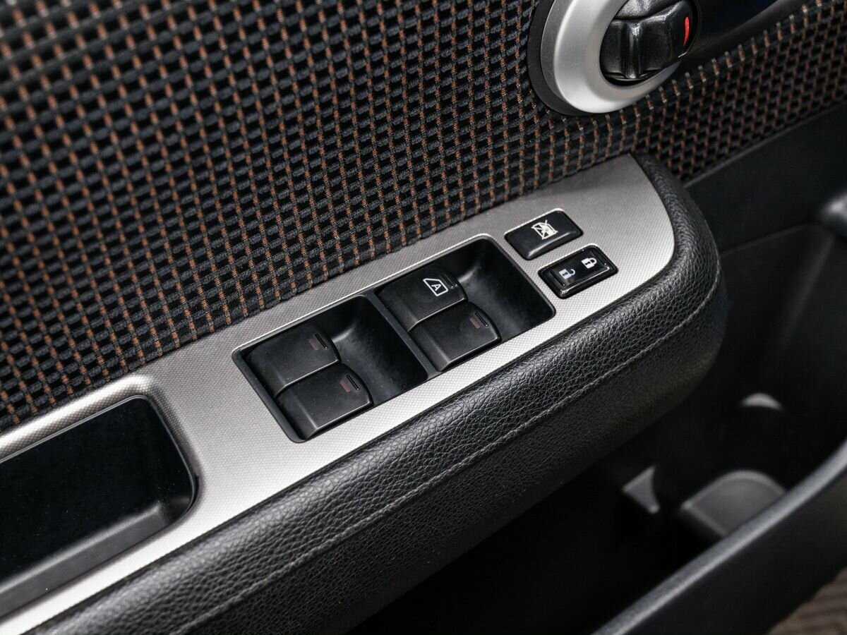 Nissan Tiida, 2012 Фото №16