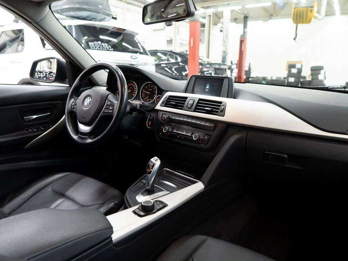 BMW 3 серии 320i, 2014 Фото №17