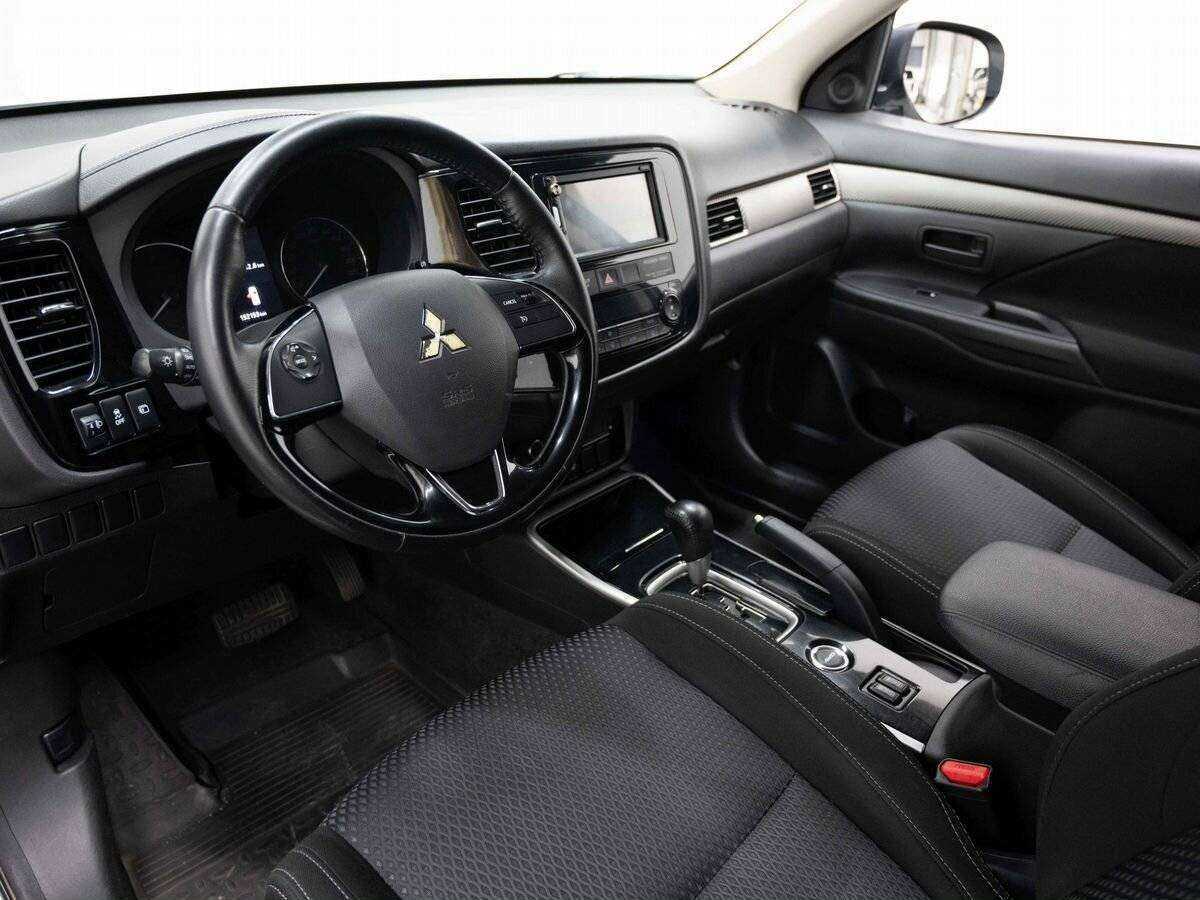 Mitsubishi Outlander, 2017 Фото №7