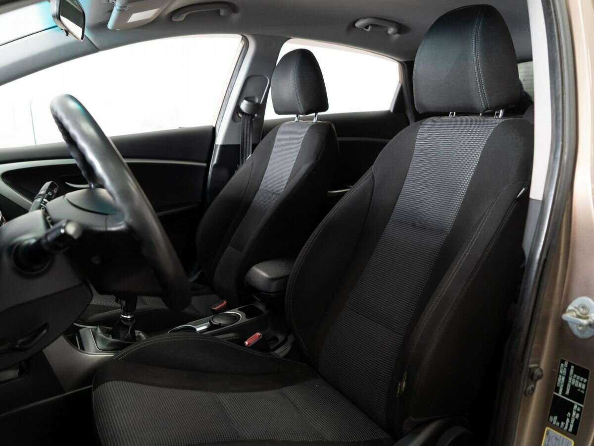 Hyundai i30, 2013 - 220 000 км. | Фото №6