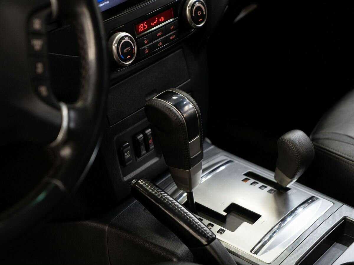 Mitsubishi Pajero, 2012 Фото №12