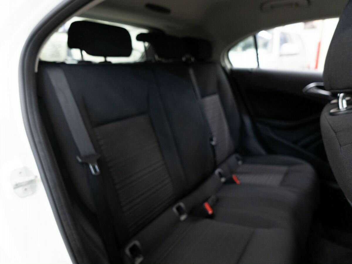 Mercedes-Benz A-Класс 180, 2016 Фото №8