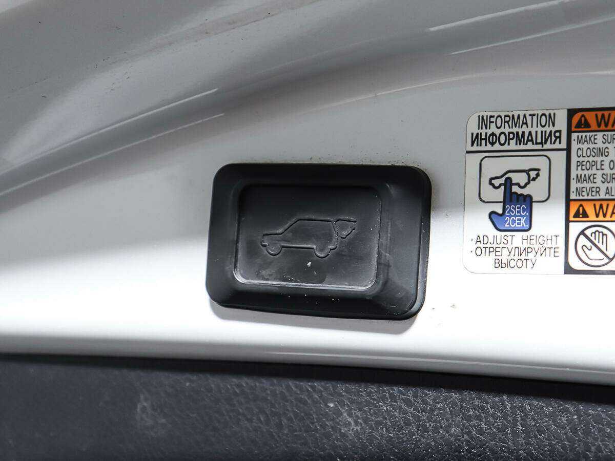 Toyota RAV4, 2019 Фото №16