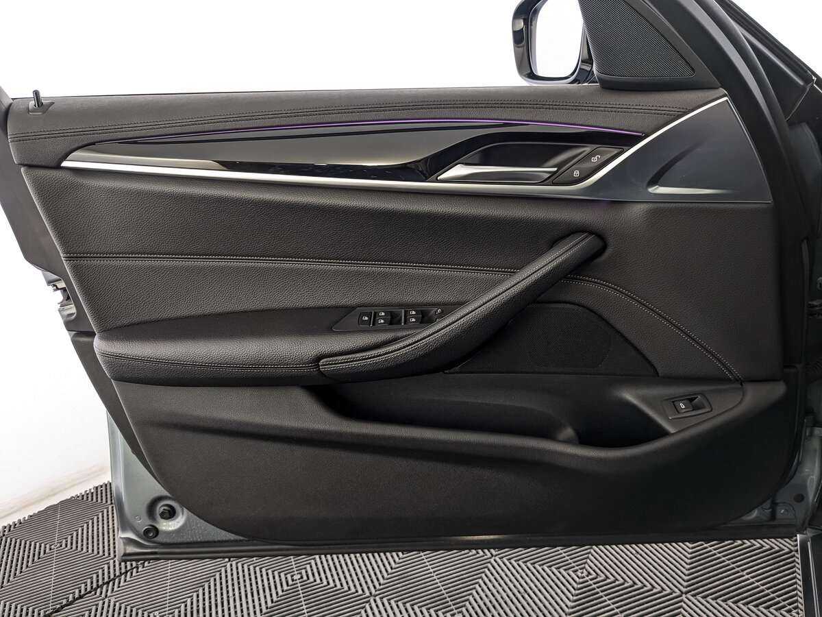 BMW 5 серии 520d, 2019 Фото №14