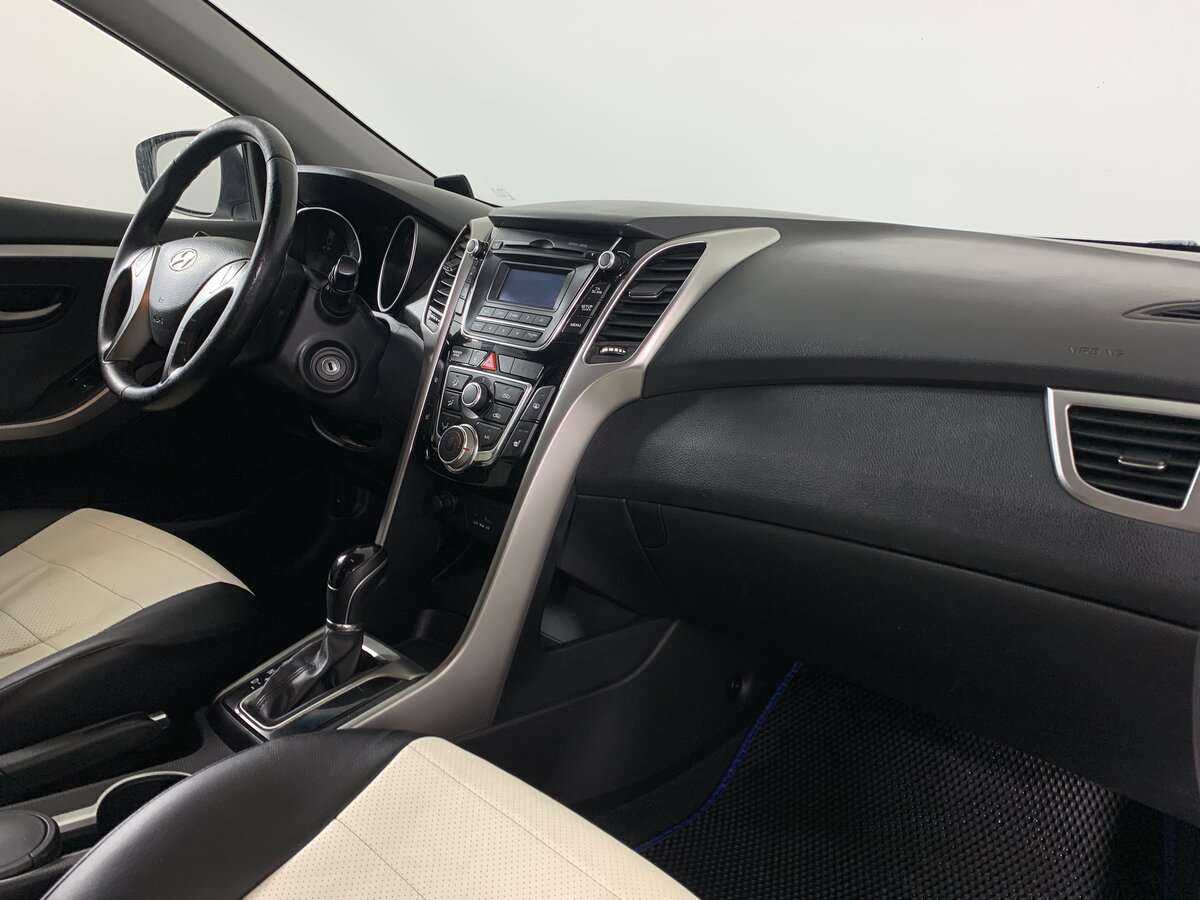 Hyundai i30, 2012 Фото №11
