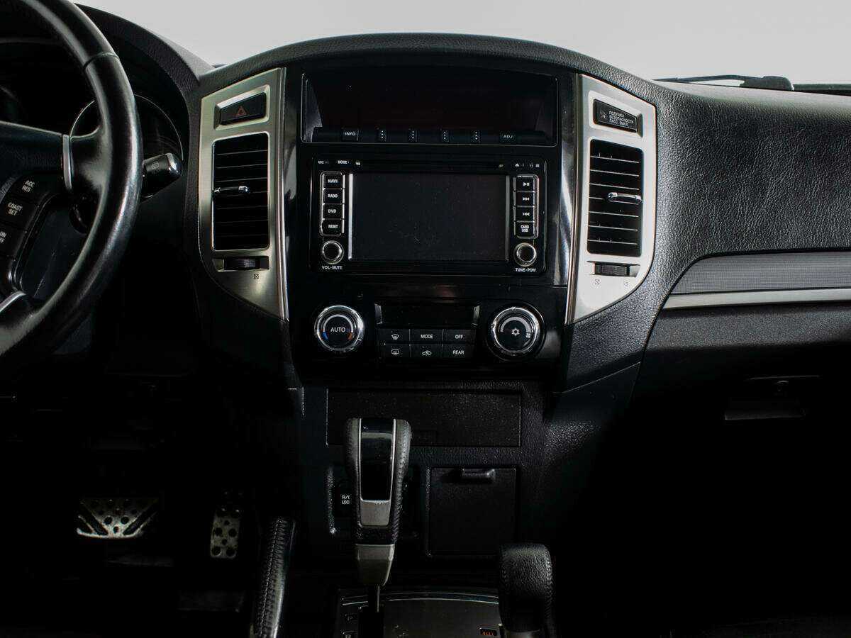 Mitsubishi Pajero, 2015 - 244 530 км. | Фото №8