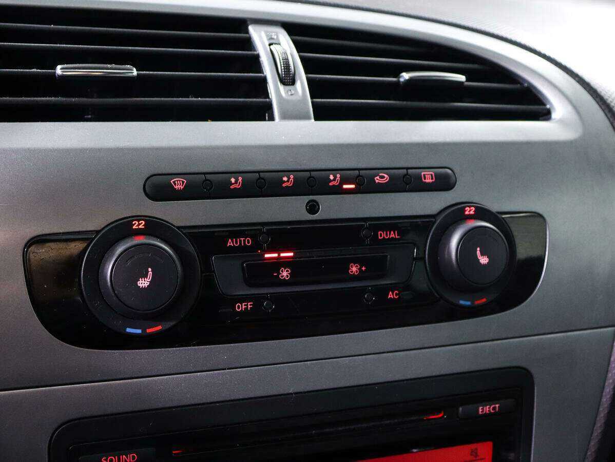 SEAT Leon, 2012 Фото №15